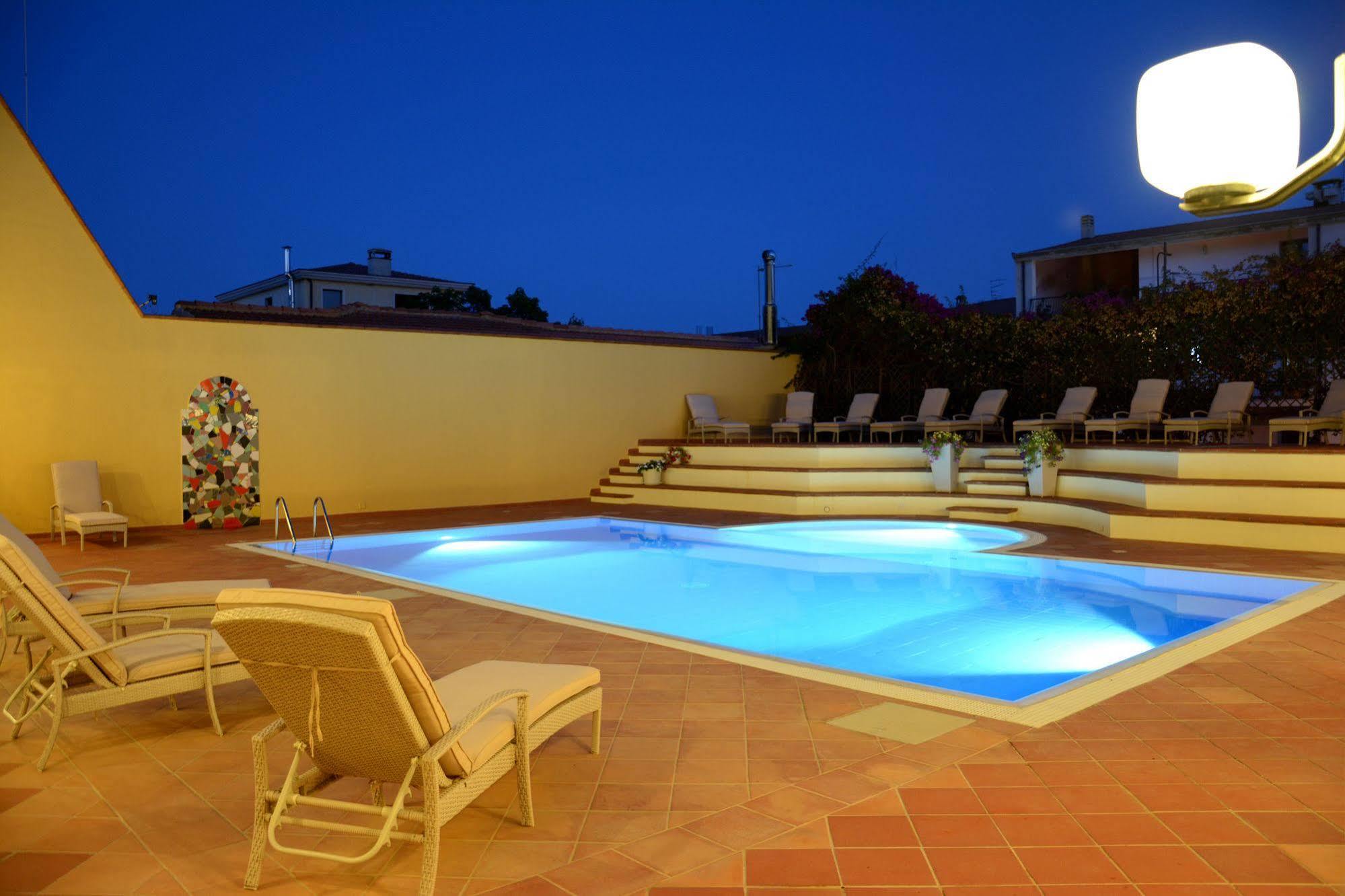 Hotel Orri Tortoli Luaran gambar
